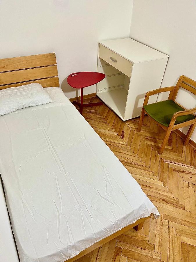 中华楼 - Βελιγράδι Εξωτερικό φωτογραφία